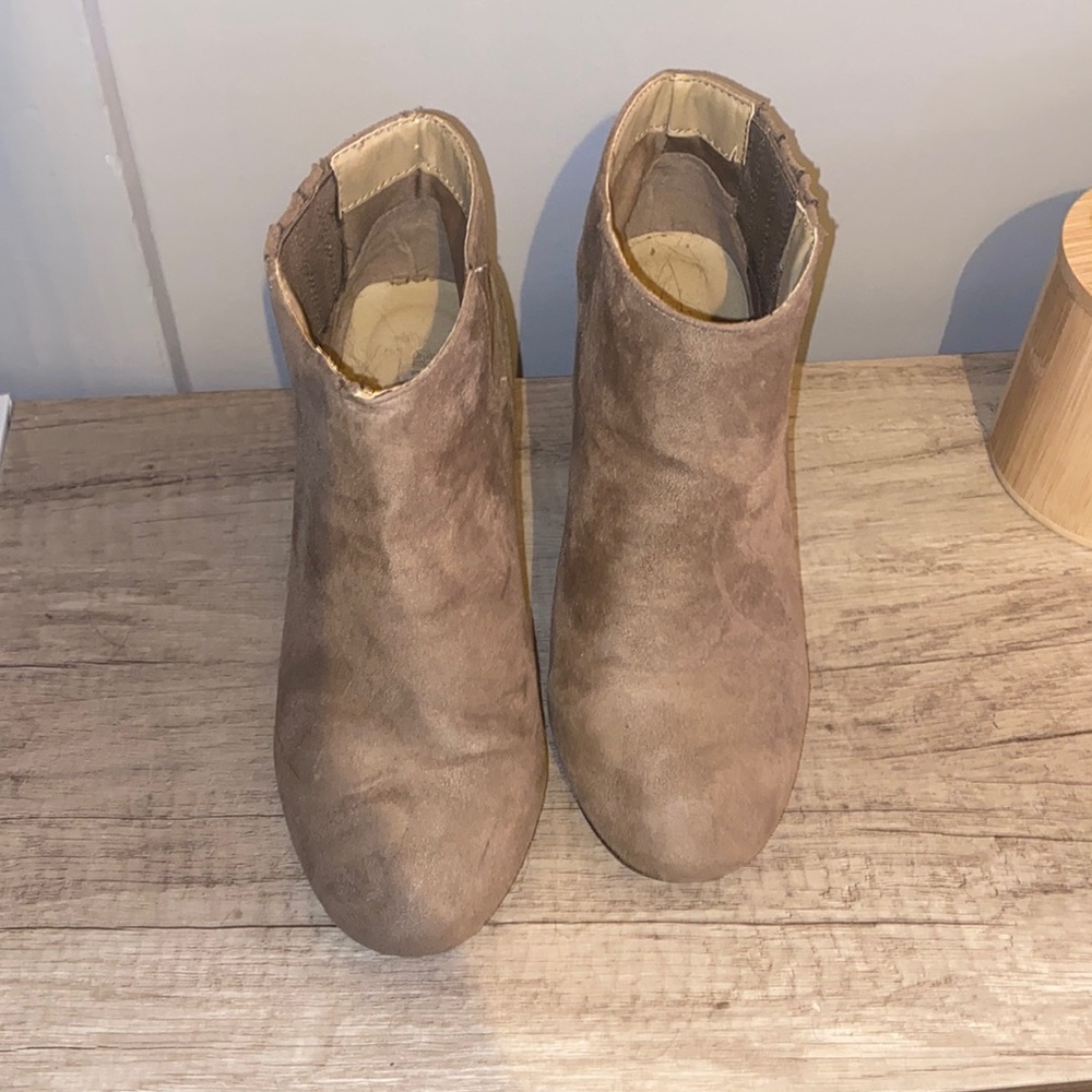 Suede tan booties